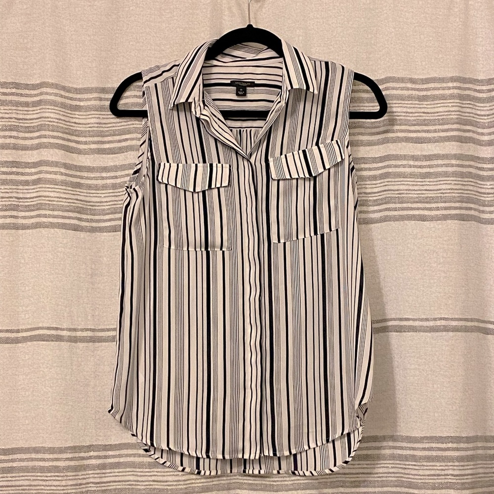 Women’s sleeveless top